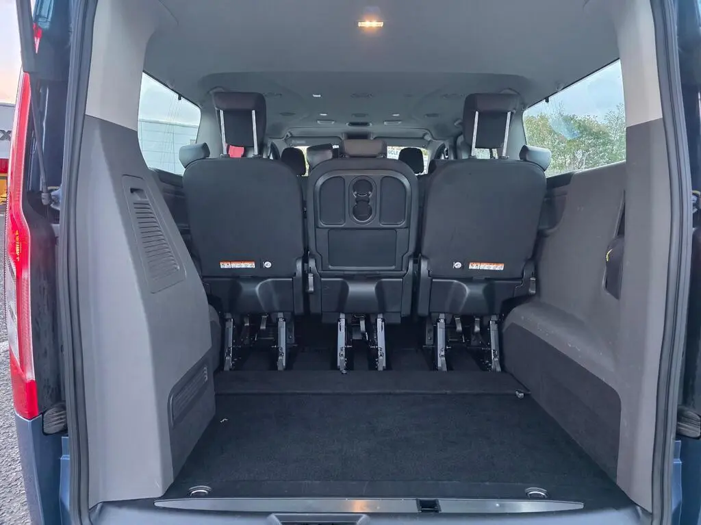 Boot space of MPV with upright third-row seats